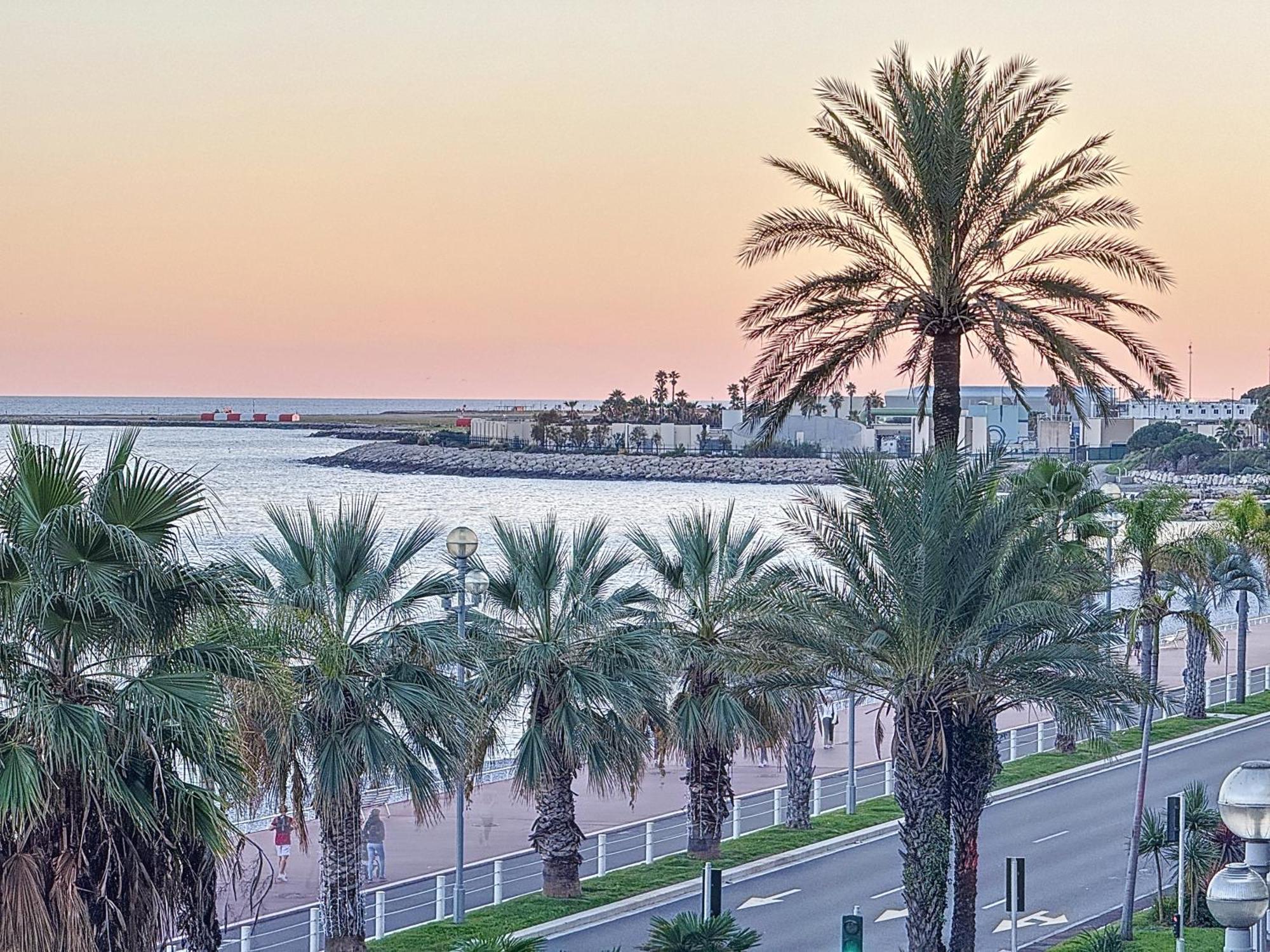 Seaview Promenade 2brs With Parking Apartment *