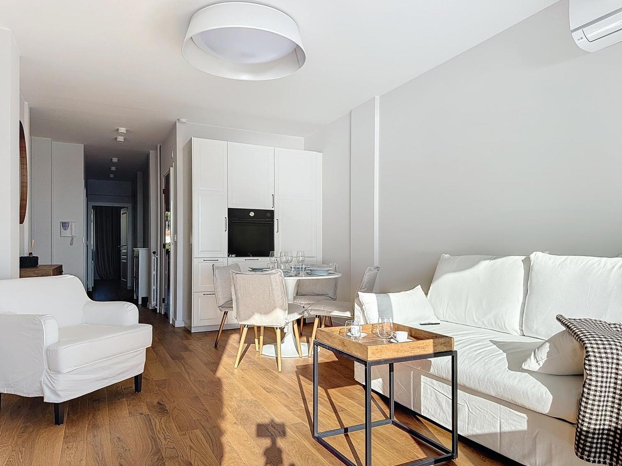 Seaview Promenade 2brs With Parking * Nizza